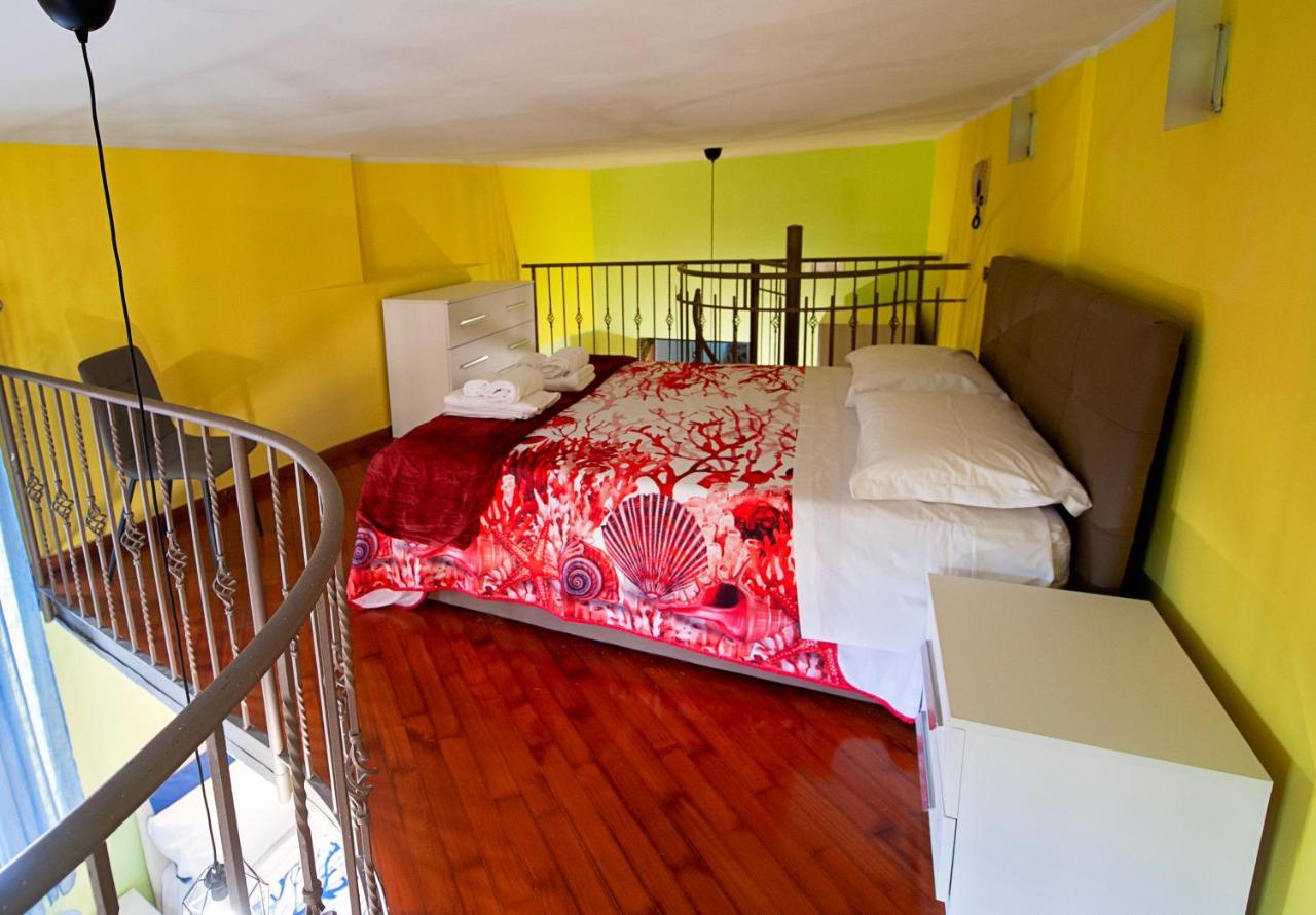 Casa "Positano" Da Ely - Salerno Centro Con Self Check-In Apartment Bagian luar foto