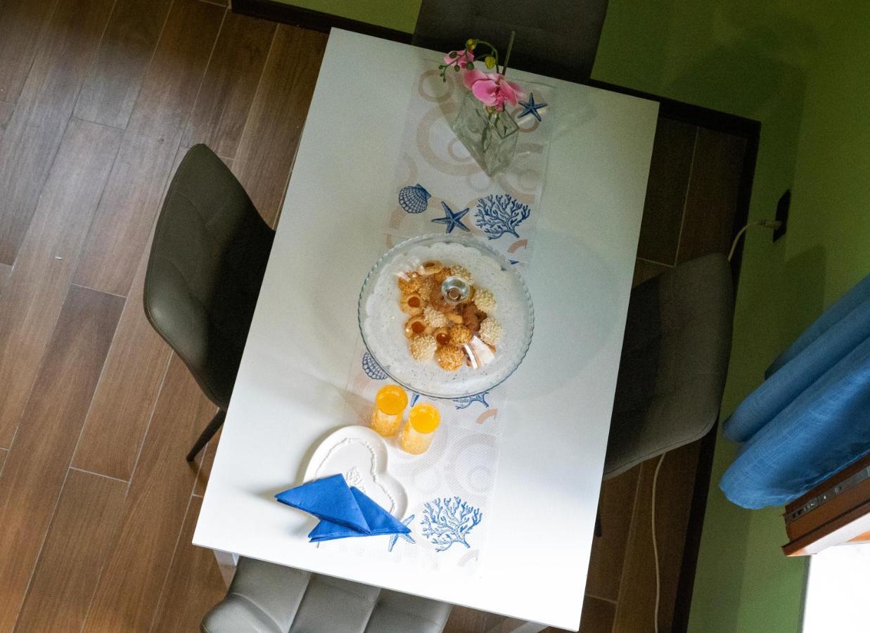 Casa "Positano" Da Ely - Salerno Centro Con Self Check-In Apartment Bagian luar foto