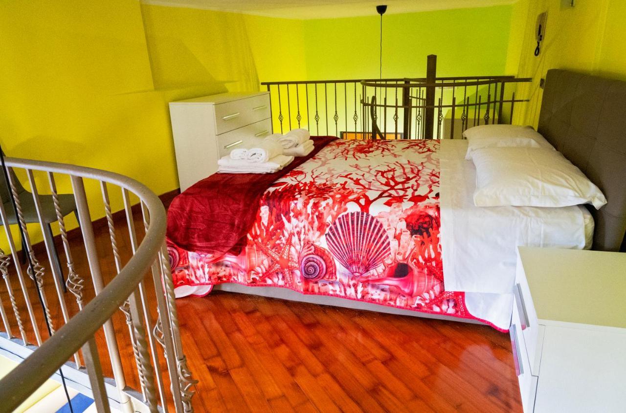 Casa "Positano" Da Ely - Salerno Centro Con Self Check-In Apartment Bagian luar foto