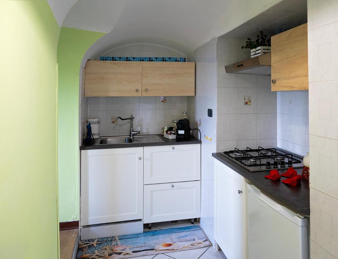 Casa "Positano" Da Ely - Salerno Centro Con Self Check-In Apartment Bagian luar foto