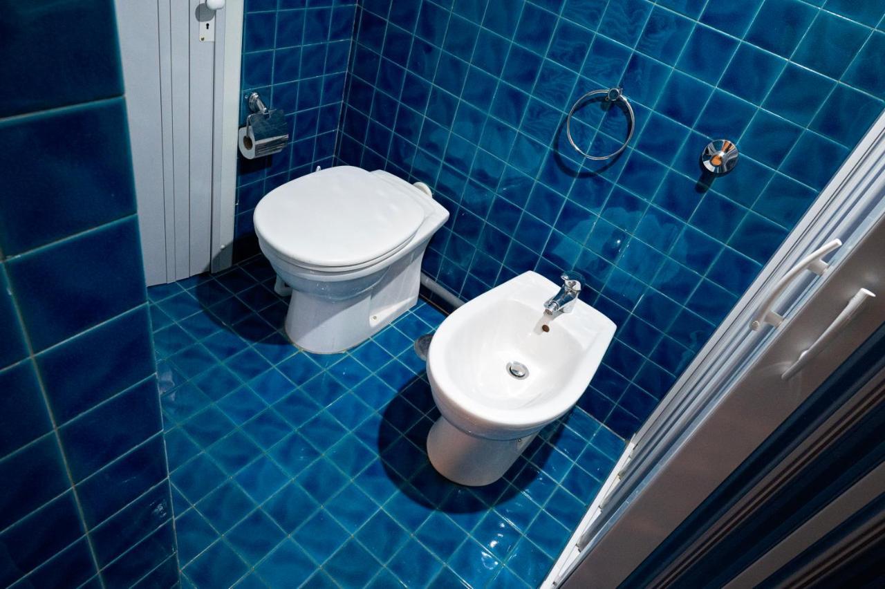 Casa "Positano" Da Ely - Salerno Centro Con Self Check-In Apartment Bagian luar foto