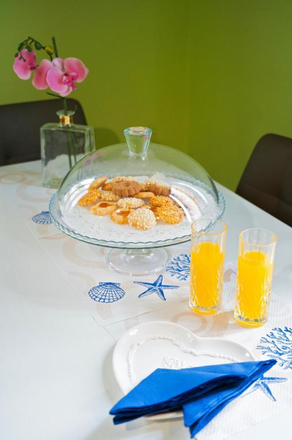 Casa "Positano" Da Ely - Salerno Centro Con Self Check-In Apartment Bagian luar foto
