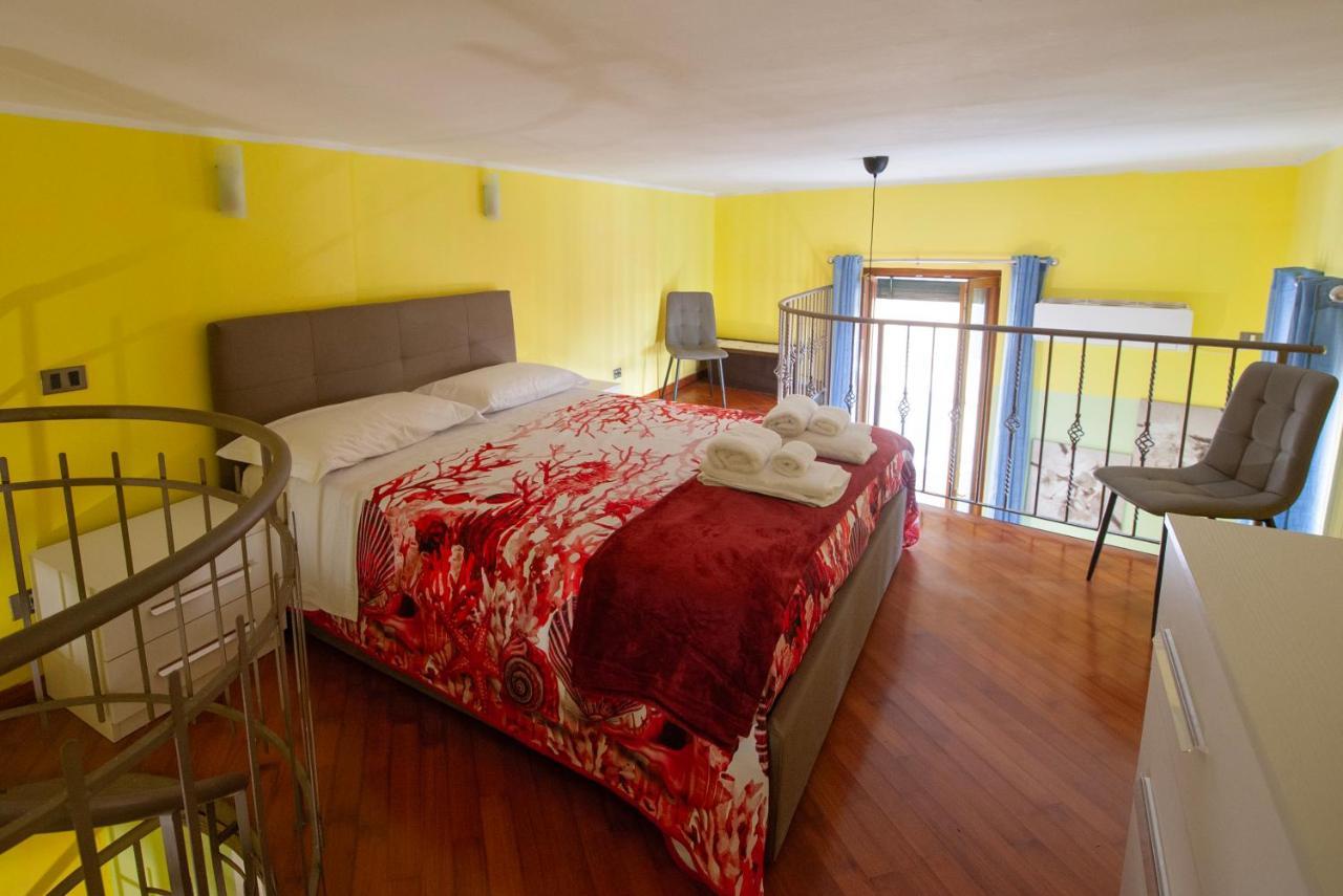 Casa "Positano" Da Ely - Salerno Centro Con Self Check-In Apartment Bagian luar foto