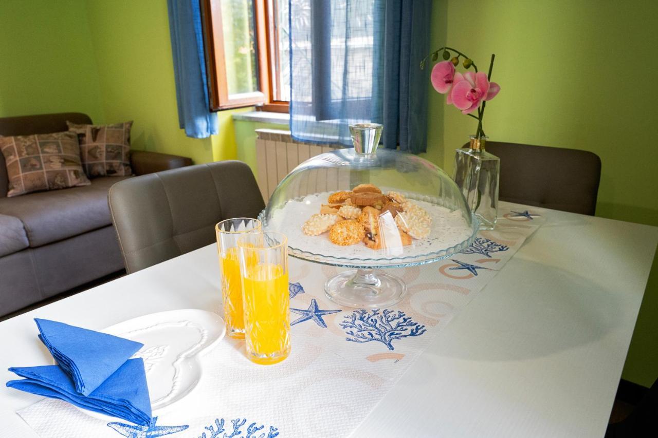 Casa "Positano" Da Ely - Salerno Centro Con Self Check-In Apartment Bagian luar foto