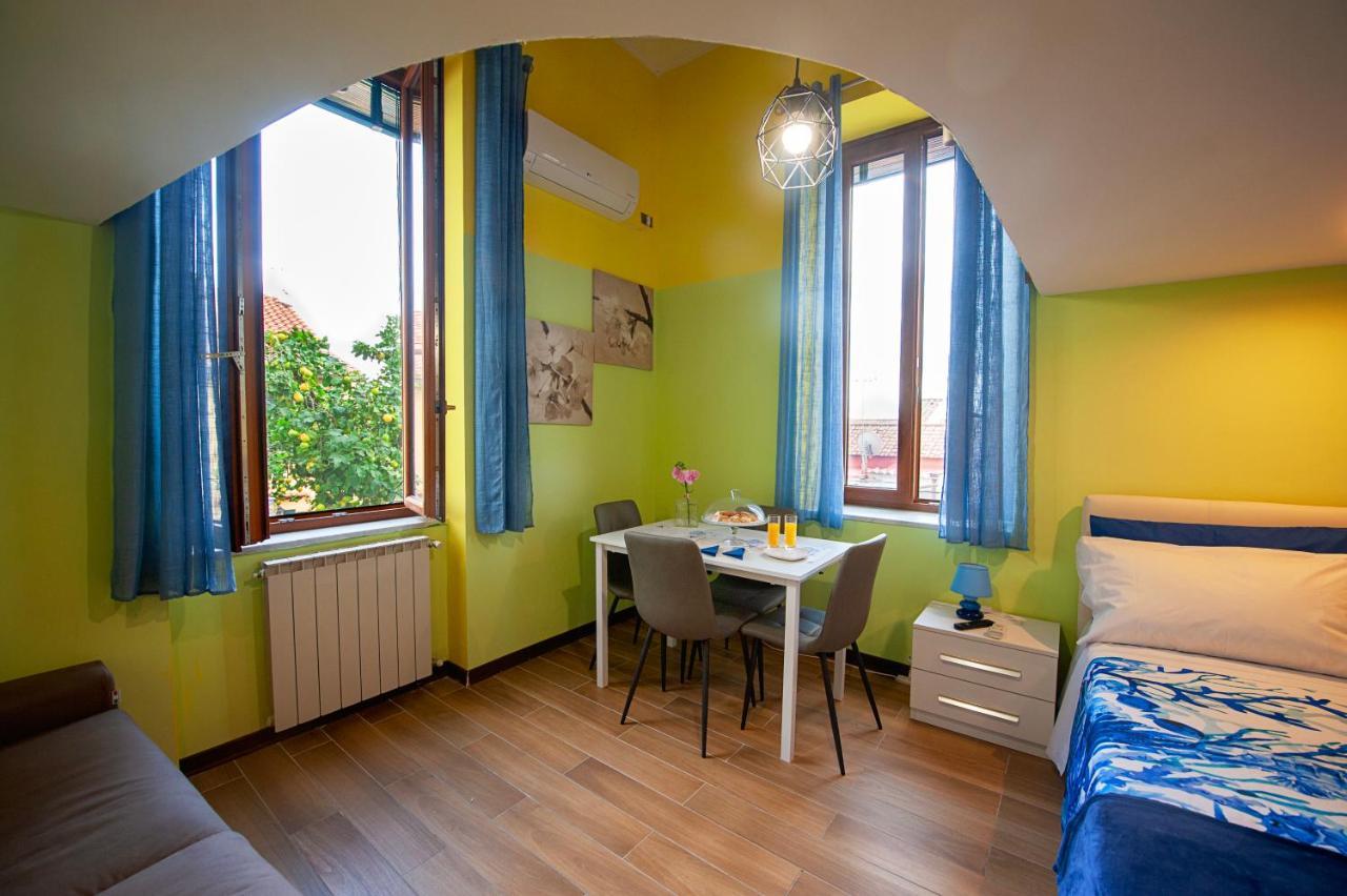 Casa "Positano" Da Ely - Salerno Centro Con Self Check-In Apartment Bagian luar foto