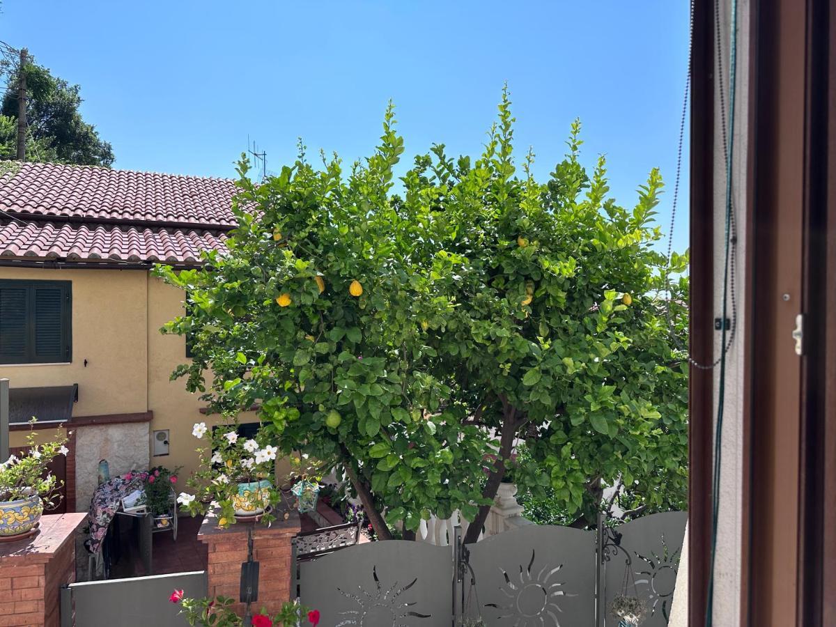 Casa "Positano" Da Ely - Salerno Centro Con Self Check-In Apartment Bagian luar foto