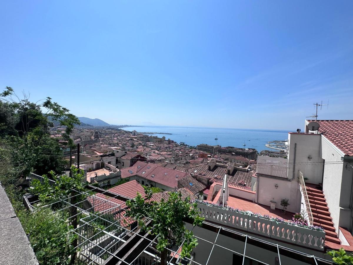 Casa "Positano" Da Ely - Salerno Centro Con Self Check-In Apartment Bagian luar foto