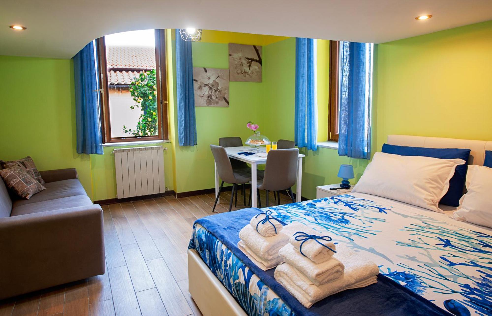 Casa "Positano" Da Ely - Salerno Centro Con Self Check-In Apartment Bagian luar foto